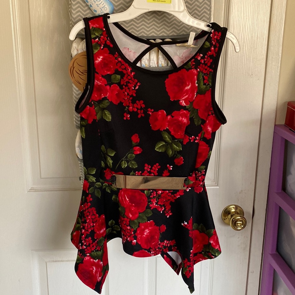Black with red roses 🌹 blouse